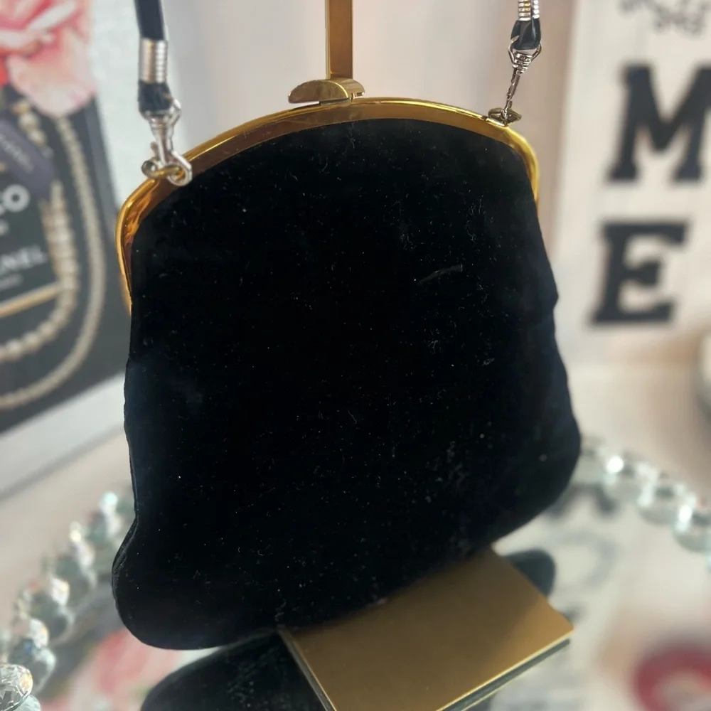 Vintage Morris Moskowitz Black velvet crossbody bag or clutch